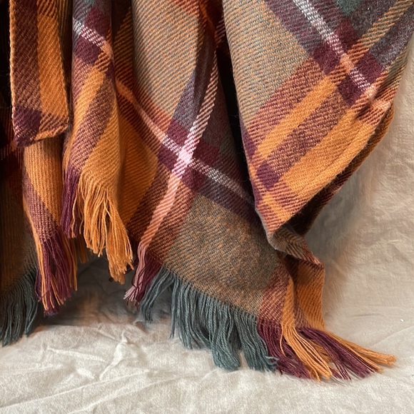 David and Young Cardigan Wrap - Picture 2 of 4